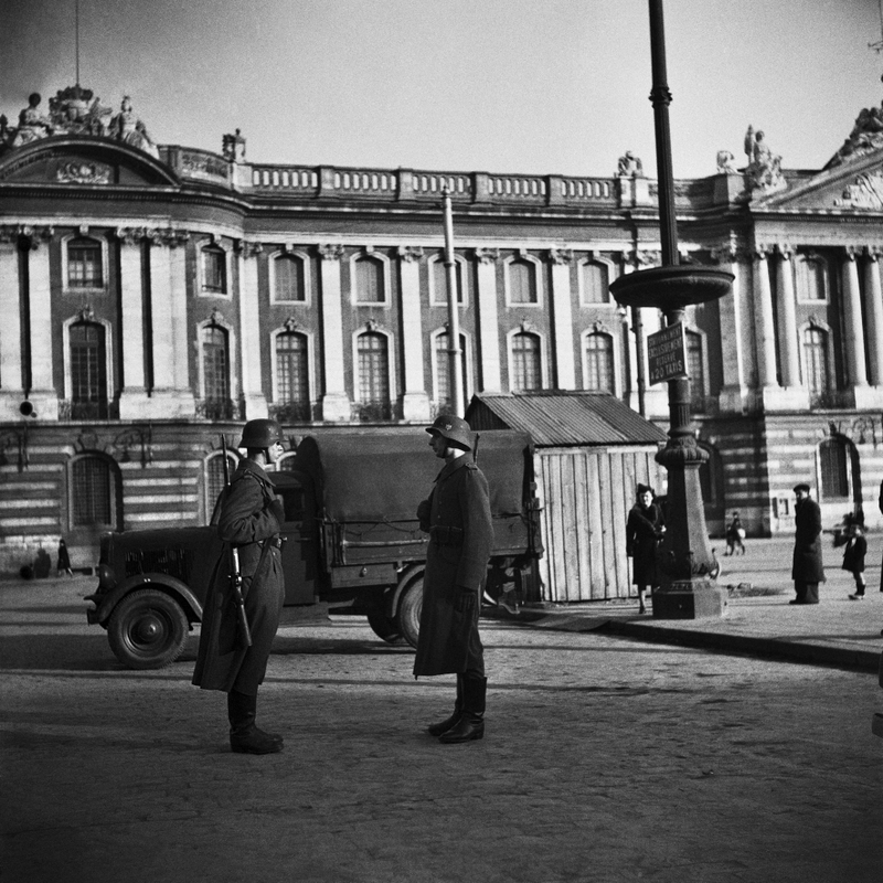© Germaine Chaumel
Place du Capitole, Toulouse, 1942.