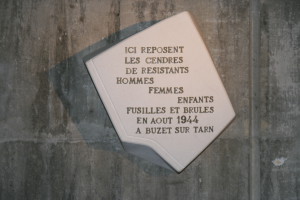 Urne placée dans l'une des cryptes du Monument à la gloire de la Résistance, Toulouse